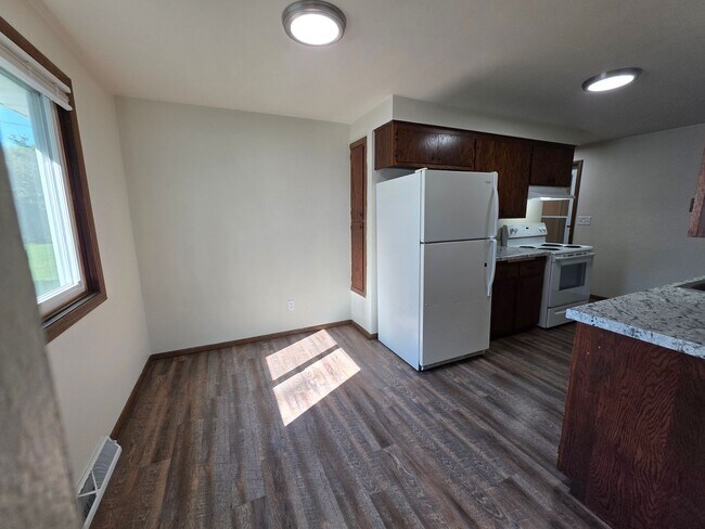 Building Photo - 1263-1265 Meadow Ln