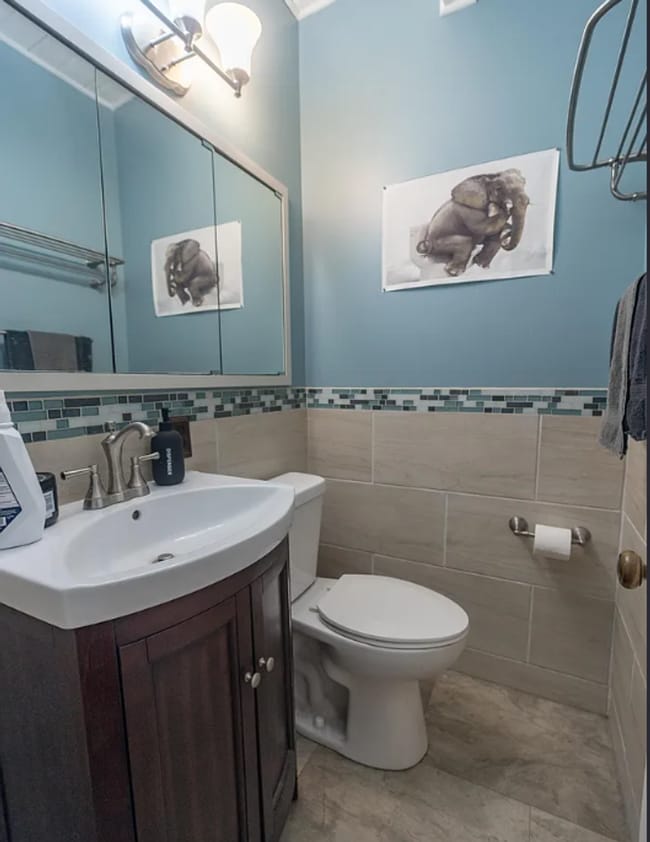 Building Photo - Don't miss out on calling this property your new home!