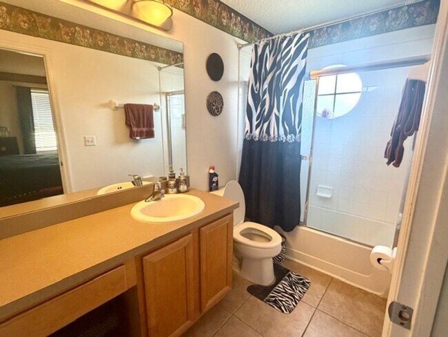 Building Photo - 180 Hideaway Beach Ln