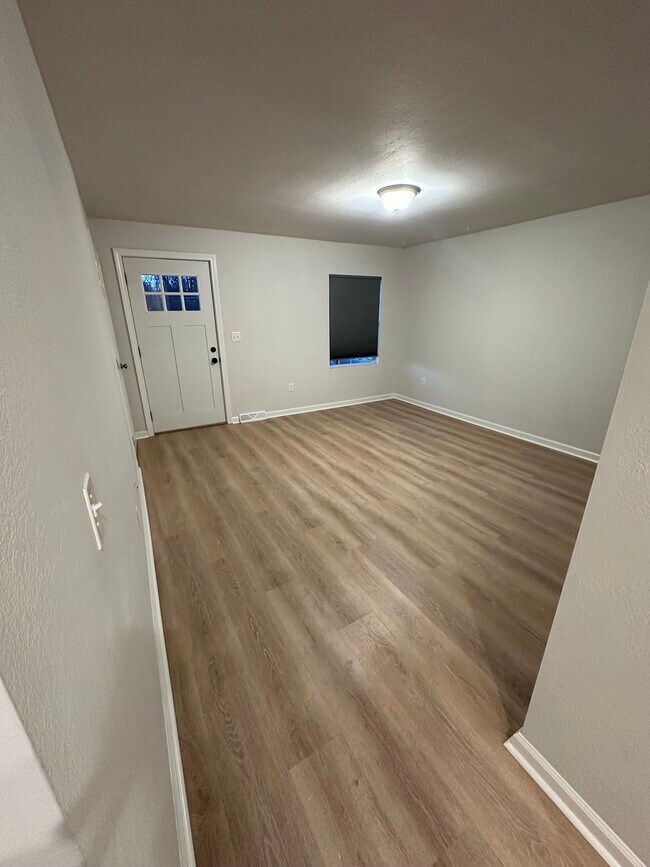 Building Photo - 11 Rapa Dr