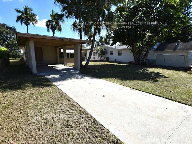 Building Photo - 1008 N Park Rd