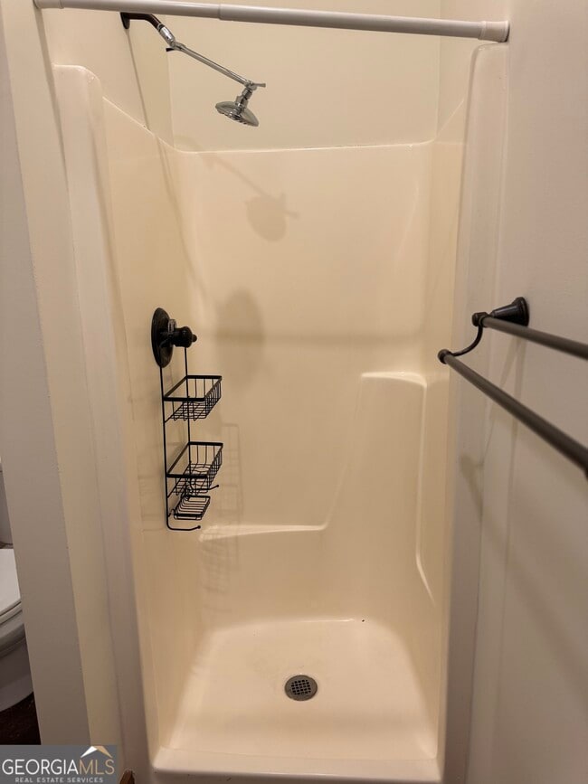 Building Photo - 250 Martha Dr