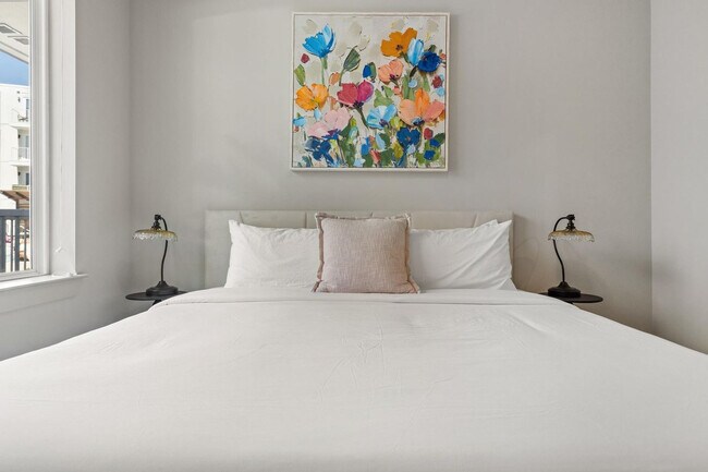 Building Photo - 5820 1/2 Cameron Rd