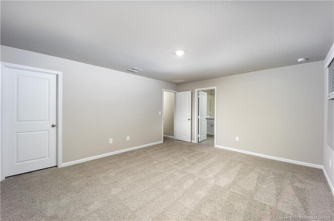 Building Photo - 407 Salisbury Cir