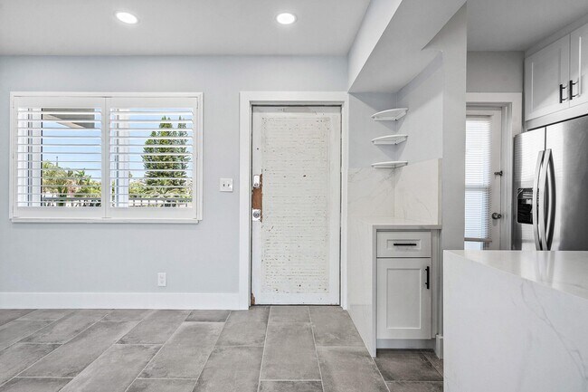 Building Photo - 629 SE 19th Ave