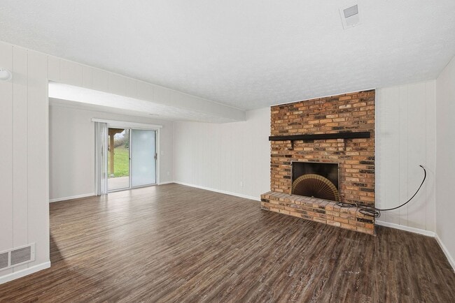 Building Photo - WESTWOOD - Spacious 3 bed 2.5 ba 2 car garage