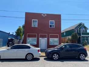 Building Photo - 3507 SW Webster St