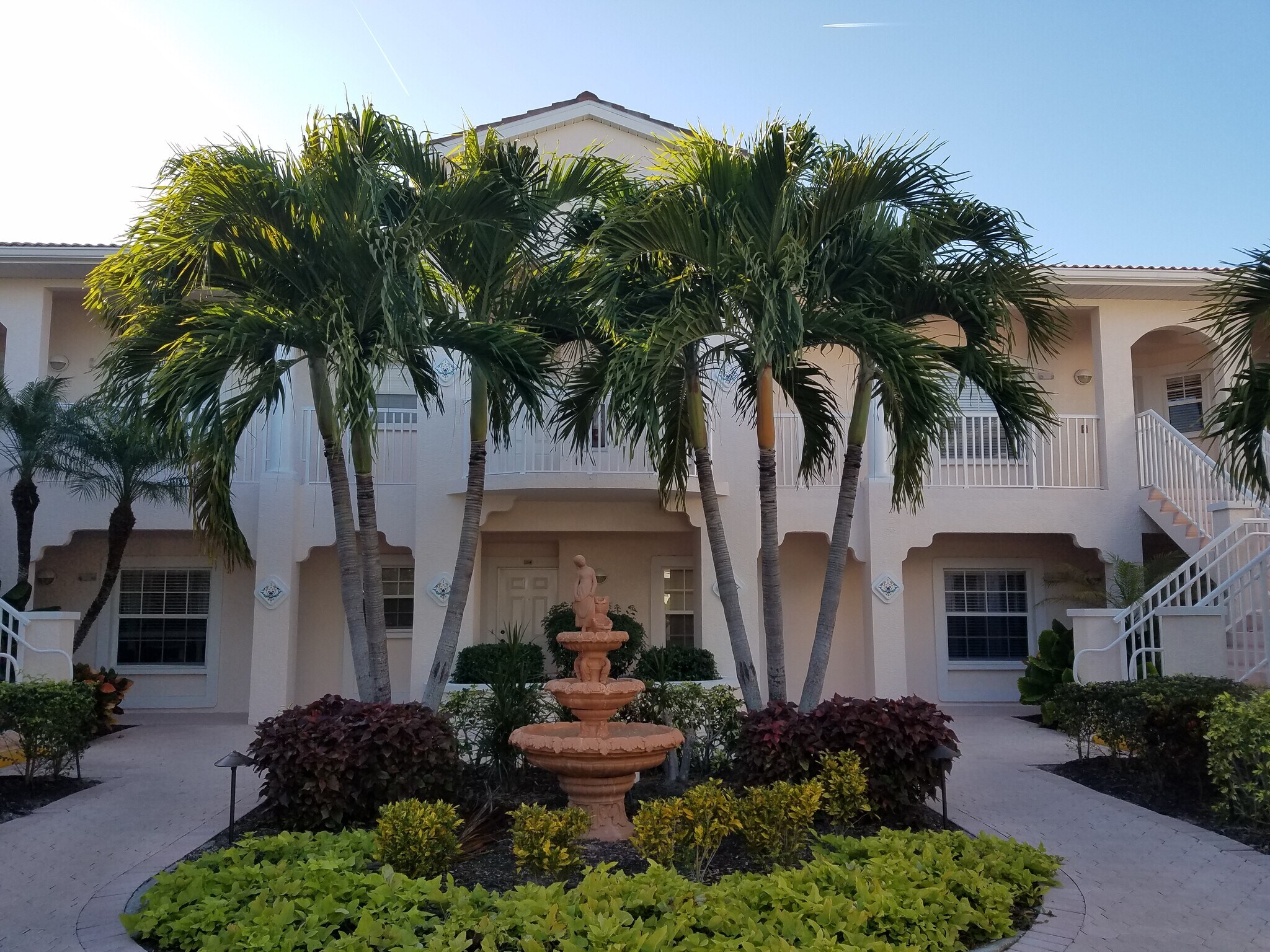 Building Photo - 4202 Central Sarasota Pky