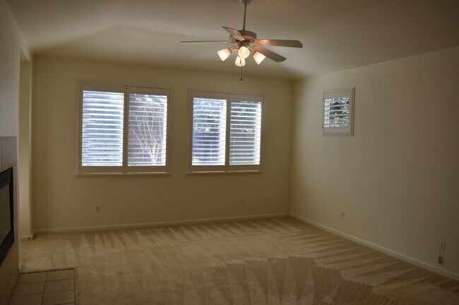 Building Photo - 2261 Pillsbury Rd