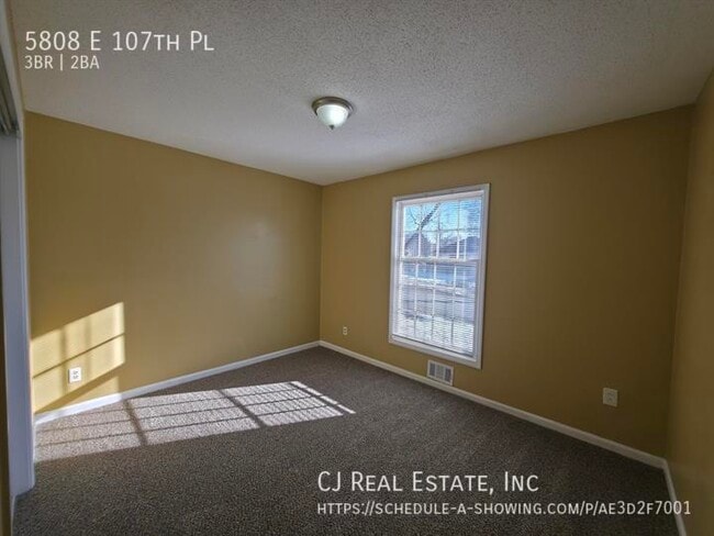 Building Photo - 5808 E 107th Pl