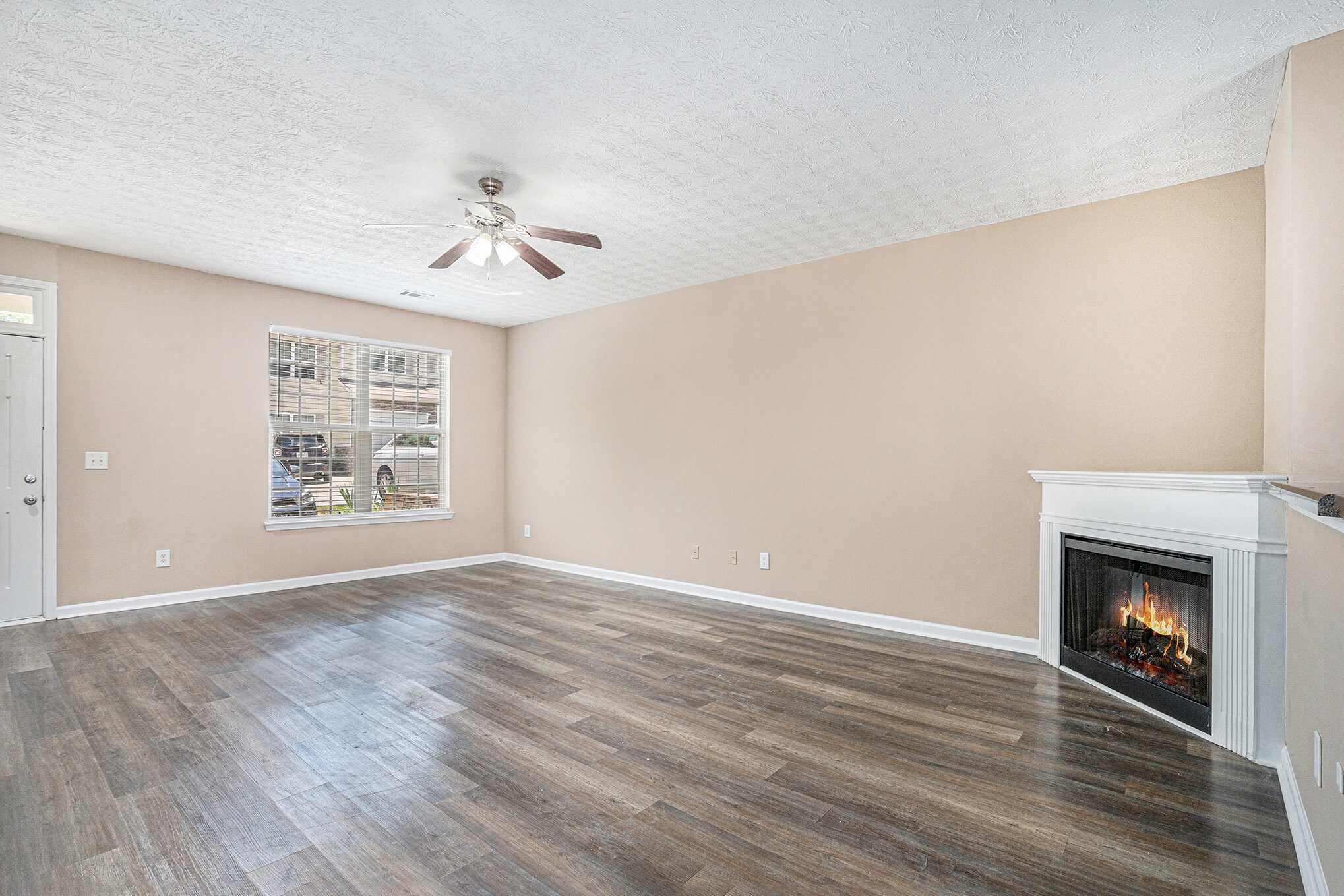 Building Photo - 4155 Park Chase Dr