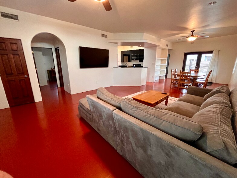 Building Photo - 1519 S Tucson Blvd