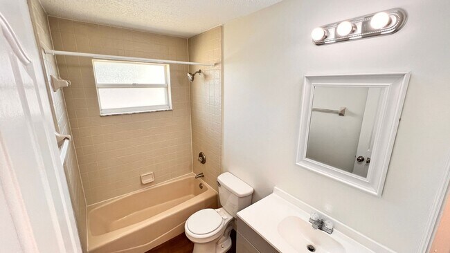 Building Photo - 23 Winding Woods Trail