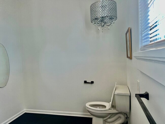 Building Photo - 1817 S Rendon St