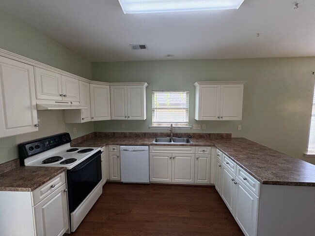 Building Photo - 1044 Washington Dr