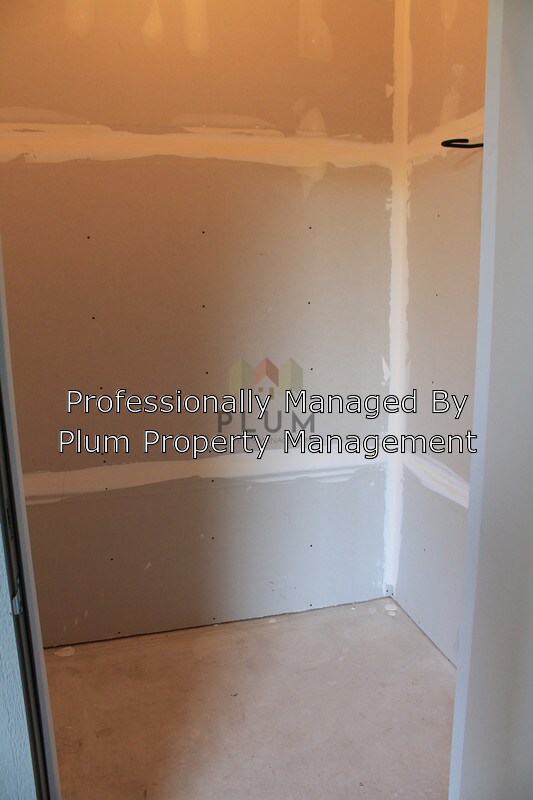 Building Photo - 205 Hickory St