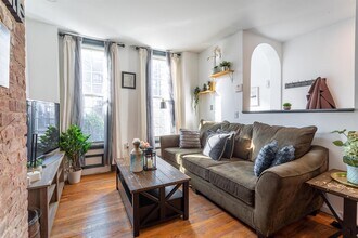 Building Photo - 148.5 Union St