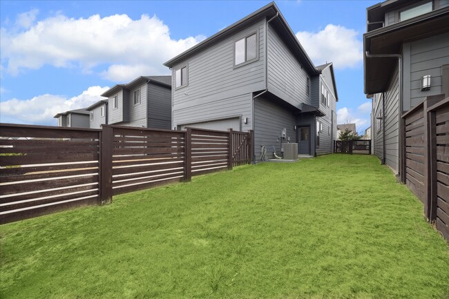 Building Photo - 15156 Parkland Canyon Dr