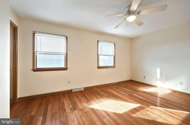 Bedroom 2 - 10 Colonial Dr