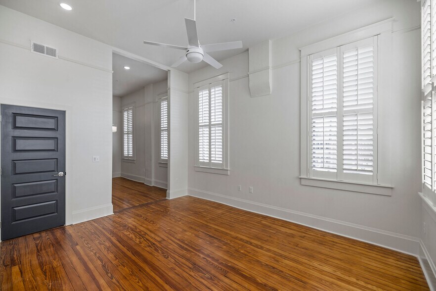 Building Photo - 223 E Thomas St