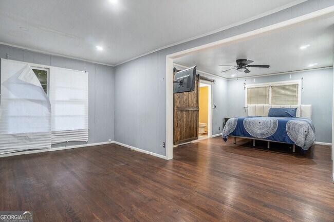 Building Photo - 3382 Bobolink Cir SW