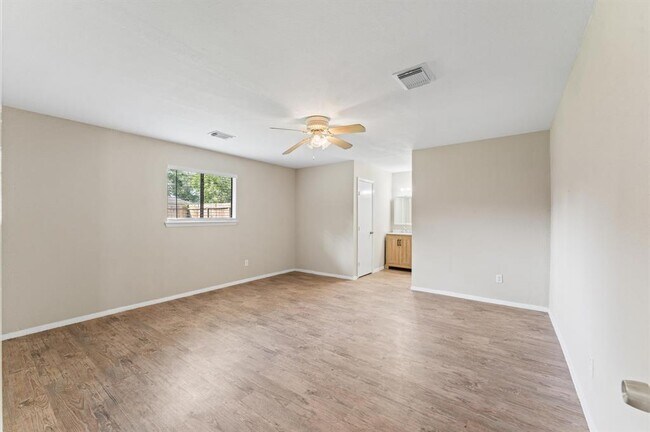 Building Photo - 5507 Lynngate Dr