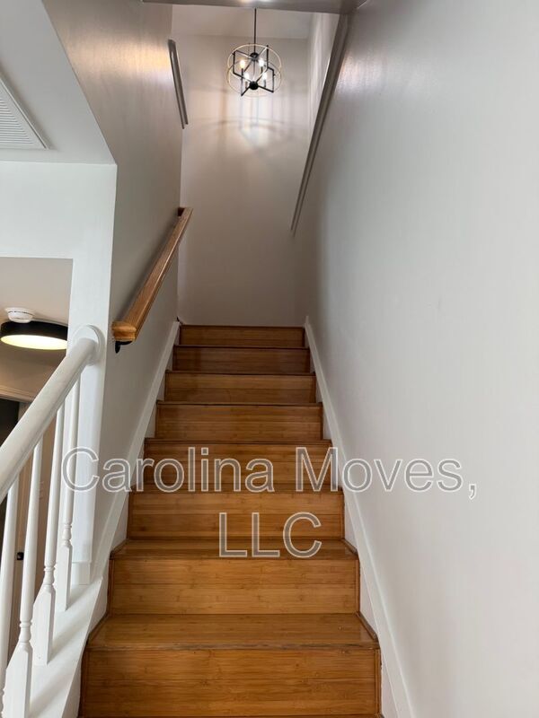 Building Photo - 230 Spring Crossing Cir