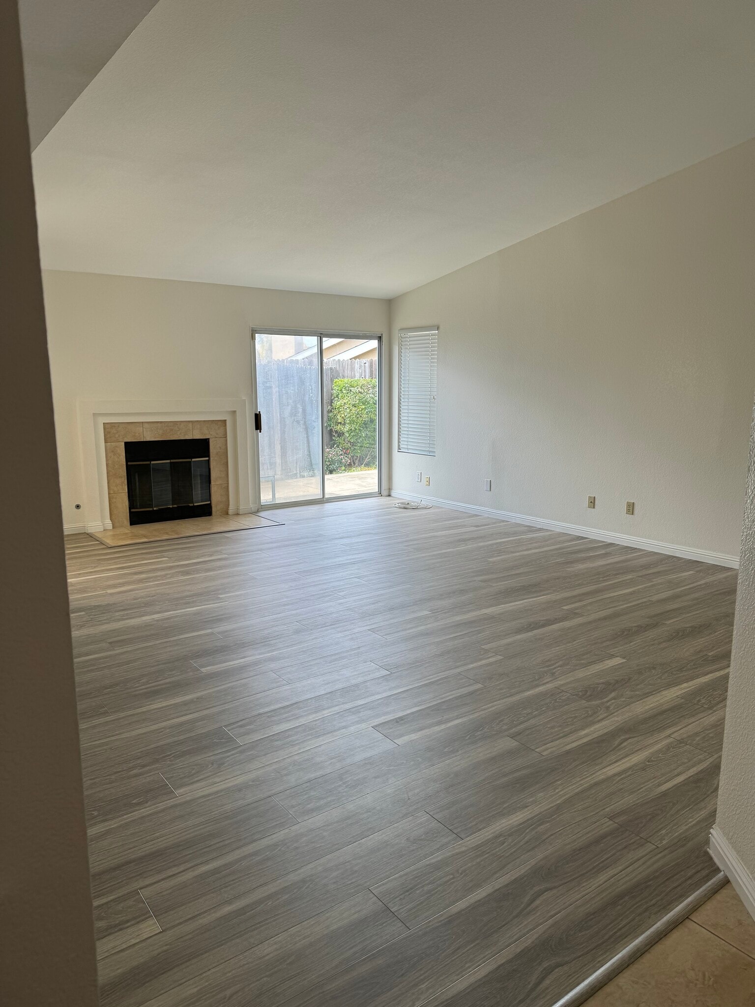 living room - 4184 Breezy Glen Dr