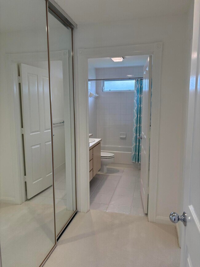 Building Photo - 10303 Chapman Oak Ct