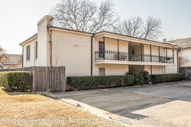 Exterior view of complex. - 4901 Bryce Ave