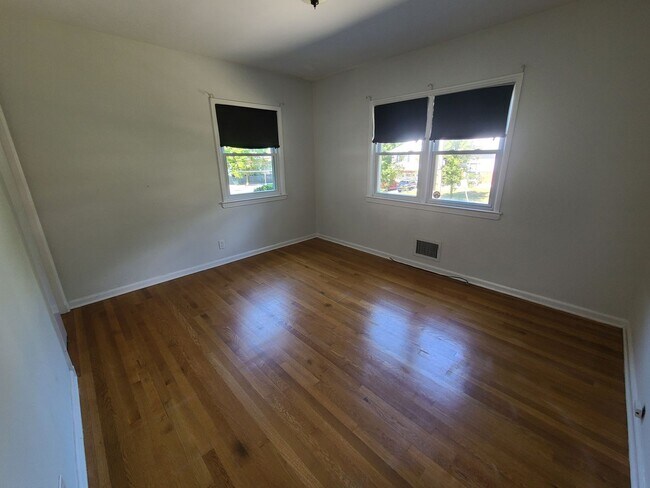 Building Photo - Scarsdale Rental Fully Updated 4 bedroom p...