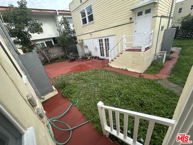 Building Photo - 1450 S Wooster St