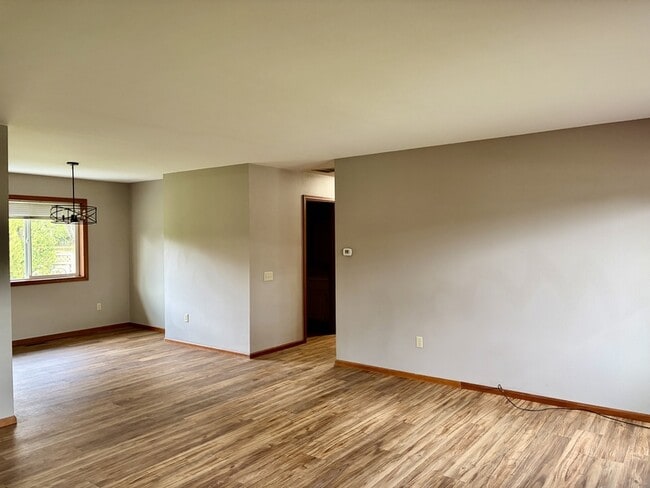 Building Photo - 709 Vine St
