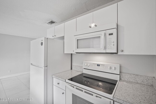 Building Photo - 93 Prospect Ave