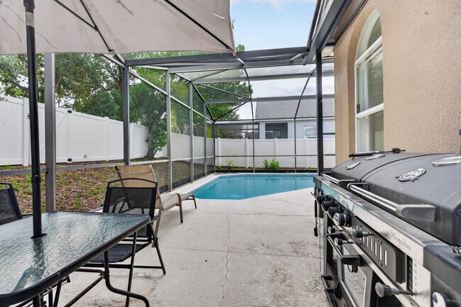 Building Photo - 515 Corvina Dr