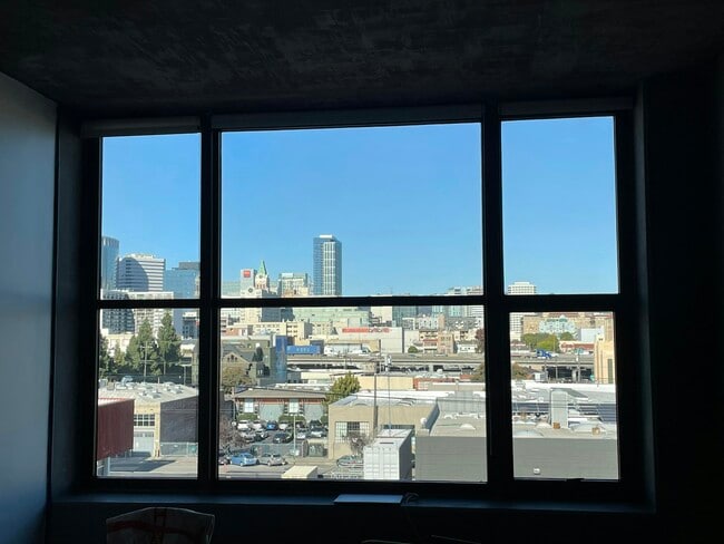 Building Photo - 311 2nd St