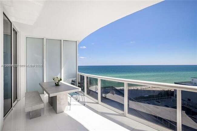 Building Photo - 15901 Collins Ave
