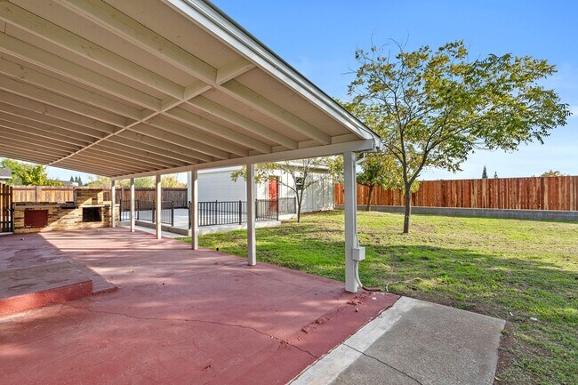 Building Photo - 12811283