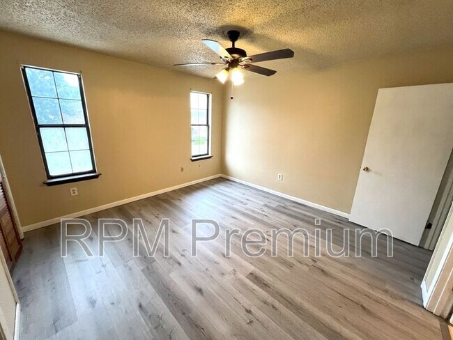 Building Photo - 10769 Alco Ave