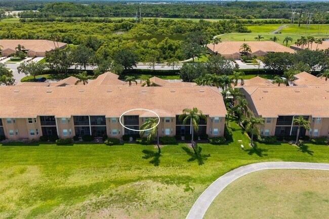 Building Photo - 905 Fairwaycove Ln