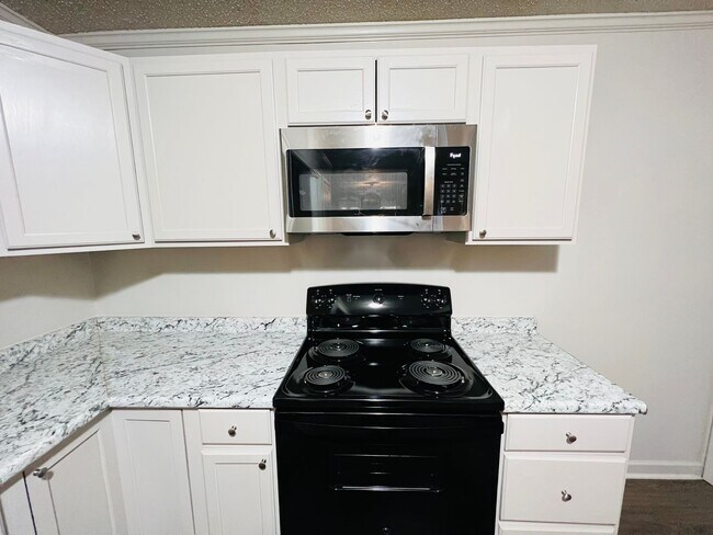 Building Photo - 3993 Lynn St