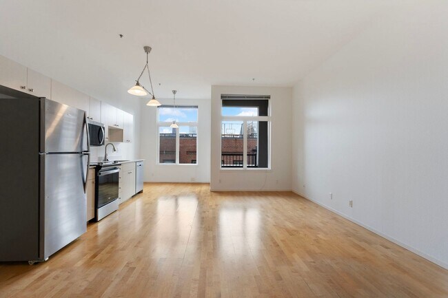 Building Photo - 618 NW 12th Ave