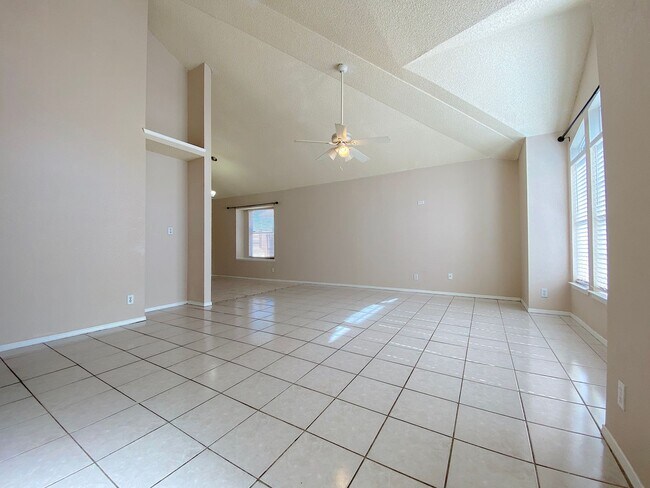 Building Photo - Northeast El Paso 4 bed with Refrig A/C