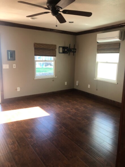 Building Photo - 2533 Cambon Way