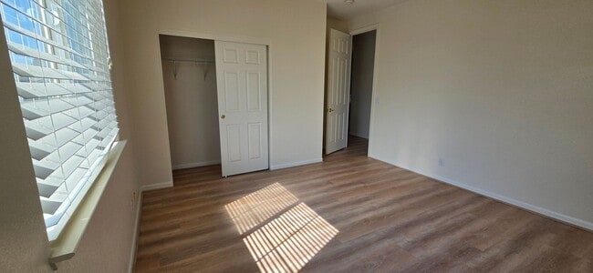 Building Photo - 4195 Peninsula Point Dr