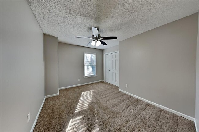 Building Photo - 1717 Victoria Way NW