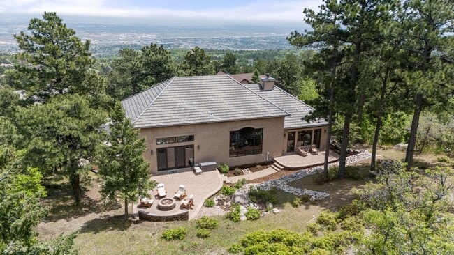 Building Photo - Stunning Broadmoor Estate with Mountain & City Views