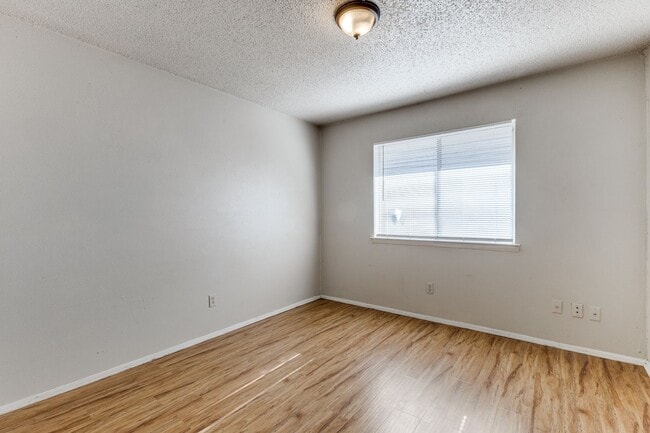 Building Photo - 7406 Amherst Dr