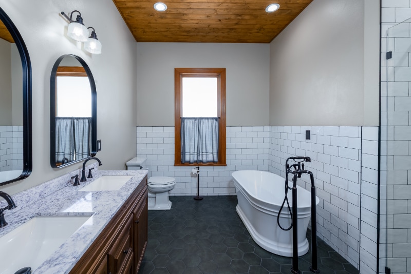 Building Photo - 11801 Rd 5.6 NE