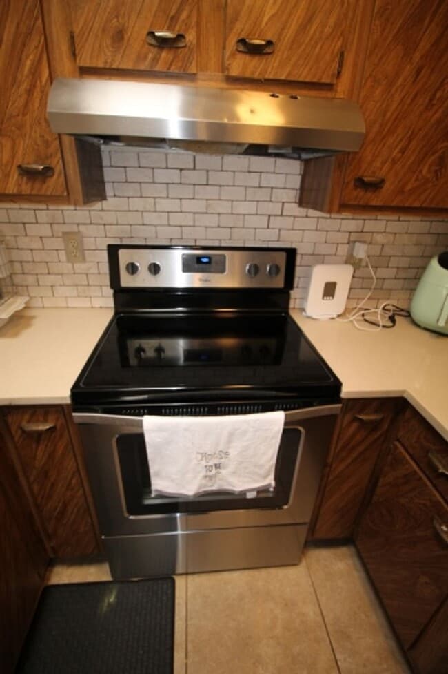 Building Photo - Townhome COMING AVAILABLE SOON!!!! Cute 2bd/2ba